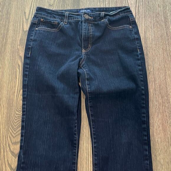 Bandolino Caroline Slim Straight Leg Jeans Denim Stretch Dark Wash Blue Size 6 - Picture 2 of 11